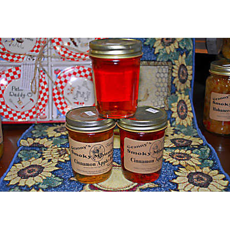 Cinnamon Apple Jelly - Half-Pint